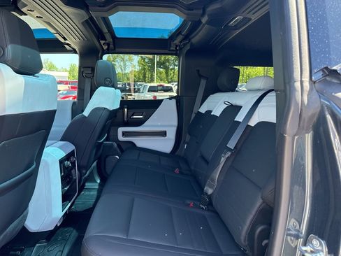 Used 2025 GMC Hummer EV 3X w/ LPO, Dark Essentials Package AWD/4WD image 13