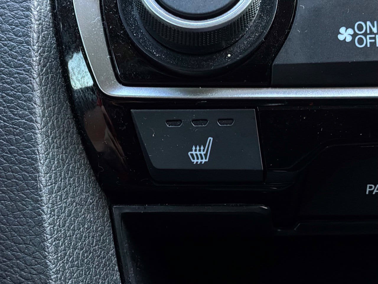 Used 2019 Honda Civic Touring image 32