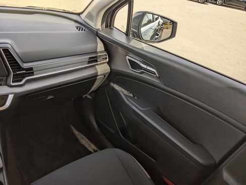 Certified 2023 Kia Sportage LX image 14