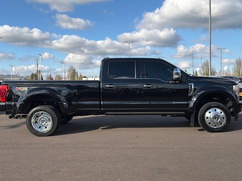 Used 2022 Ford F450 Platinum w/ FX4 Off-Road Package image 3