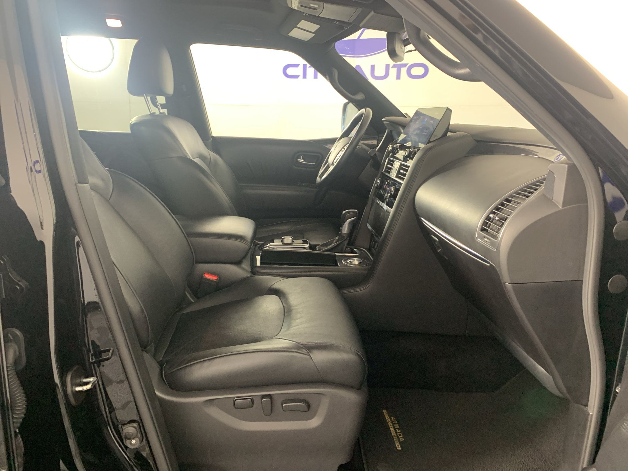 Used 2022 Nissan Armada SL w/ Midnight Edition Package RWD image 39