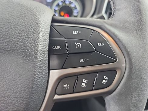 Used 2022 Jeep Cherokee Limited image 24