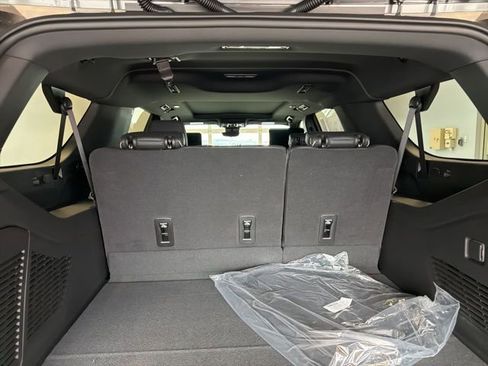 New 2026 Chevrolet Suburban Premier AWD/4WD image 29