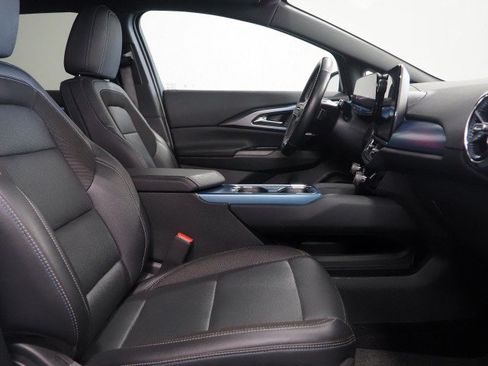 Used 2024 Chevrolet Equinox EV FWD LT w/ 2LT image 14
