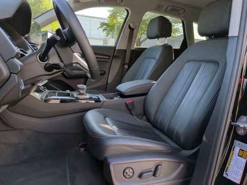 Used 2023 Audi Q5 2.0T Premium w/ Convenience Package image 17