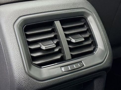 New 2025 Volkswagen Taos SE image 25