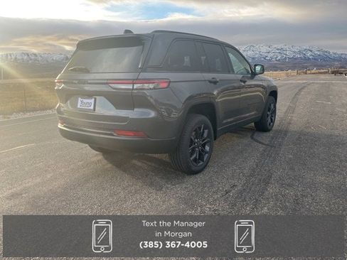 New 2025 Jeep Grand Cherokee Limited image 3