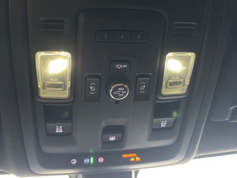 Used 2021 Chevrolet Tahoe Premier w/ Premium Package RWD image 29