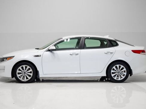 Used 2018 Kia Optima LX w/ 17" Alloy Wheels Package FWD image 27