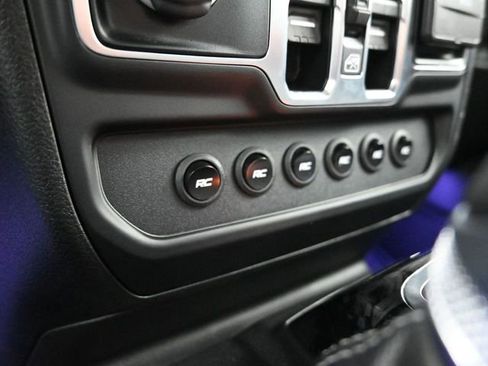 New 2025 Jeep Gladiator Sport w/ Premium Package AWD/4WD image 33
