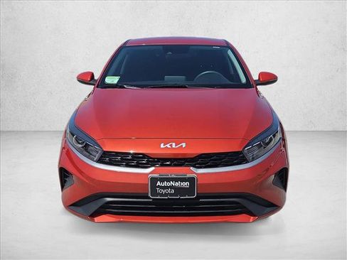 Used 2023 Kia Forte LXS w/ LXS Technology Package FWD image 3