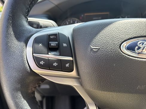 Used 2023 Ford Explorer XLT w/ Equipment Group 202A AWD/4WD image 22