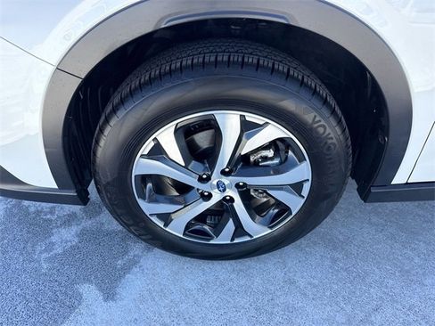 Used 2021 Subaru Outback Limited image 10