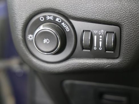 Used 2015 Jeep Cherokee Trailhawk image 14