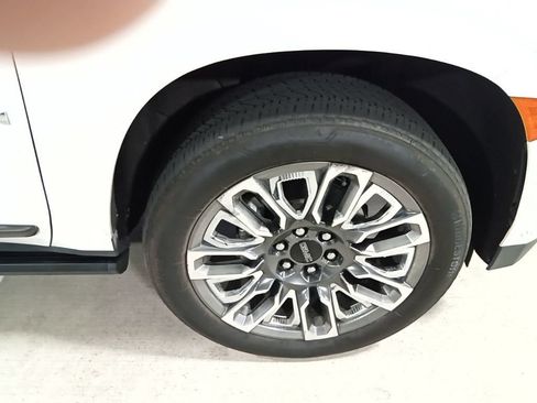 Used 2024 GMC Yukon Denali Ultimate AWD/4WD image 19