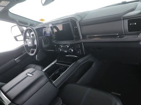 Used 2025 Ford F250 Platinum AWD/4WD image 33
