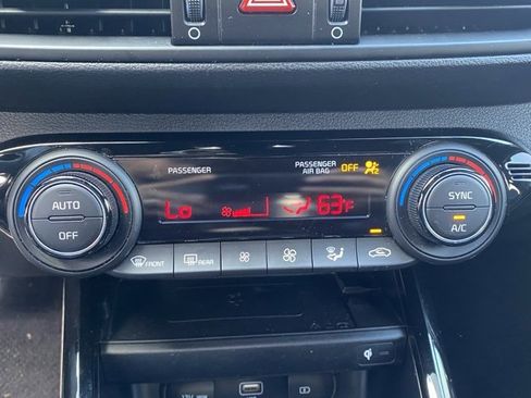 Used 2023 Kia Forte GT-Line w/ GT-Line Premium Package image 21