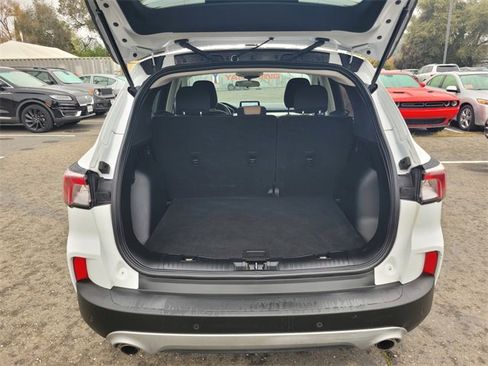 Certified 2021 Ford Escape SE image 11