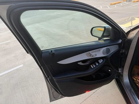 Used 2019 Mercedes-Benz GLC 300 4MATIC image 45