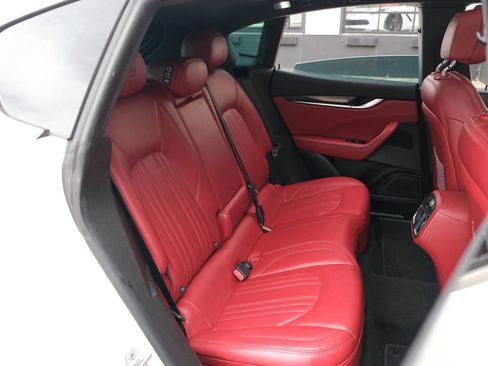 Used 2017 Maserati Levante S AWD/4WD image 31