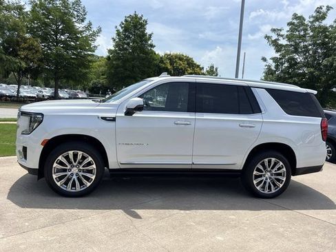 Used 2022 GMC Yukon Denali AWD/4WD image 11