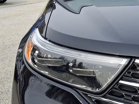 Certified 2021 Ford Explorer XLT w/ Equipment Group 202A image 24