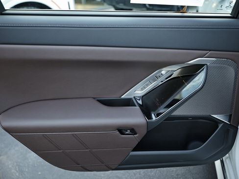 Used 2025 BMW i7 eDrive50 w/ Premium Package image 26