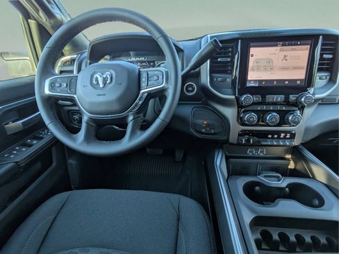 New 2026 RAM 2500 Big Horn AWD/4WD image 15
