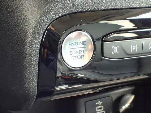 Certified 2024 Ford Escape Platinum AWD/4WD image 22
