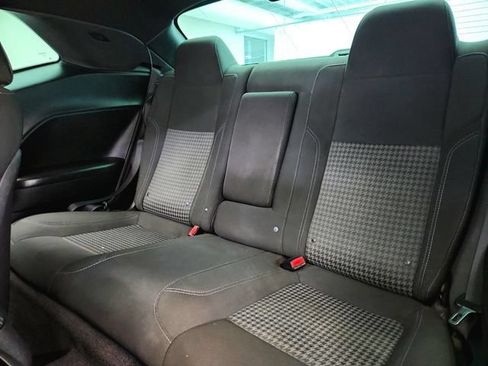 Used 2015 Dodge Challenger SXT RWD image 20