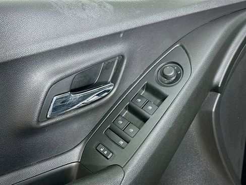Used 2019 Chevrolet Trax LT image 18