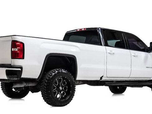 Used 2017 GMC Sierra 2500 4x4 Crew Cab w/ Sierra Convenience Package image 3