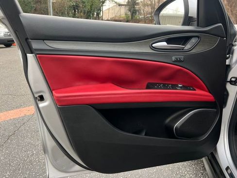Used 2018 Alfa Romeo Stelvio Ti Sport image 10