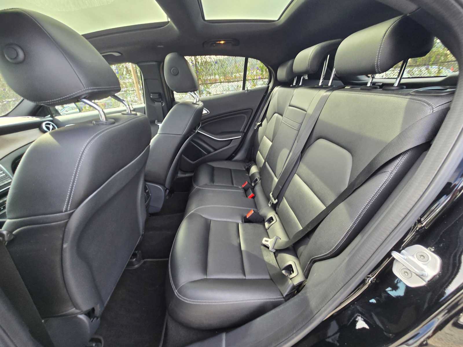 Used 2016 Mercedes-Benz GLA 250 4MATIC image 16
