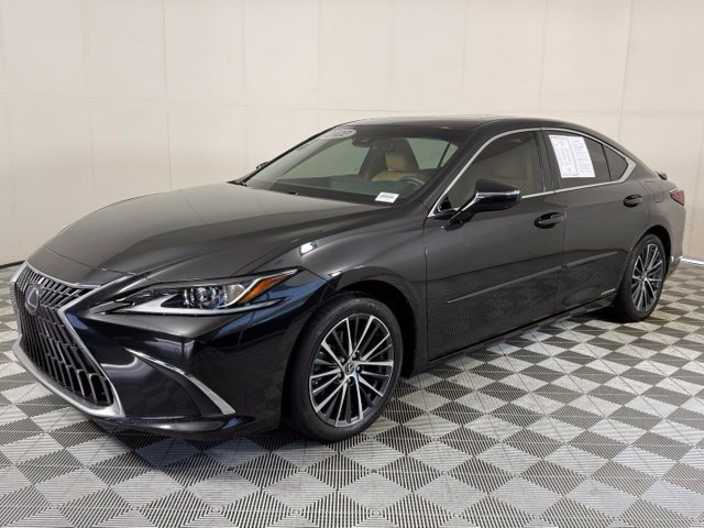 Used 2022 Lexus ES 300h w/ Premium Package FWD image 2