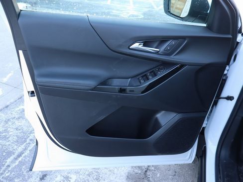 New 2026 Chevrolet Equinox LT image 4