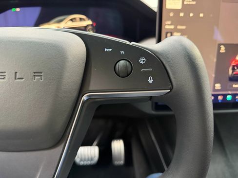 Used 2023 Tesla Model X image 30