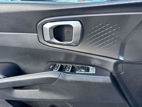 Used 2021 Kia Sorento S image 15