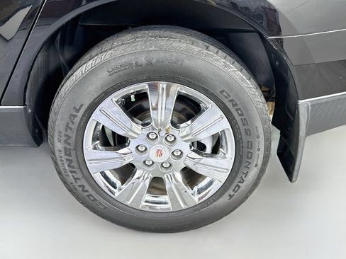 Used 2016 Cadillac SRX Luxury w/ Driver Awareness Package FWD image 32