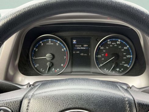Used 2017 Toyota RAV4 LE AWD/4WD image 31