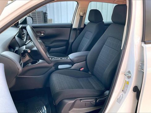 Used 2023 Honda HR-V LX image 7