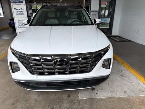 Used 2024 Hyundai Tucson Limited AWD/4WD image 2