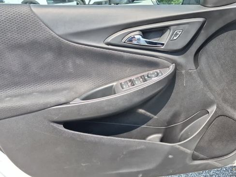 Used 2024 Chevrolet Malibu RS w/ LPO, Floor Liner Package FWD image 9