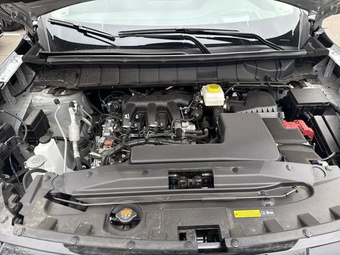 Used 2026 Nissan Pathfinder Platinum image 11