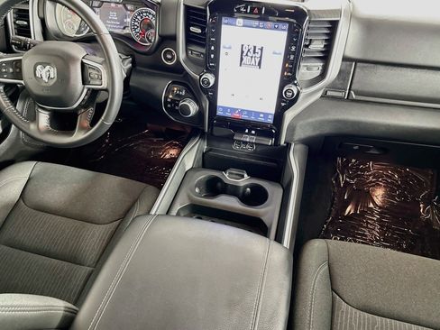 Used 2022 RAM 1500 Big Horn AWD/4WD image 6