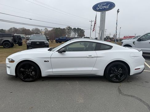 Used 2022 Ford Mustang GT Premium w/ Equipment Group 401A image 7