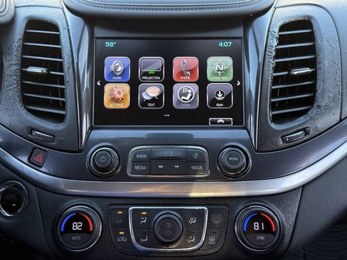 Used 2018 Chevrolet Impala LT image 29