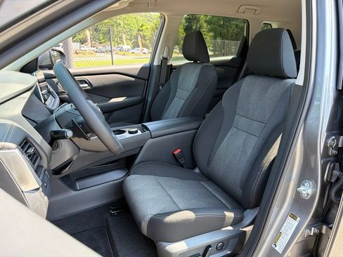 Certified 2026 Nissan Rogue SV w/ Cold Weather Package AWD/4WD image 18