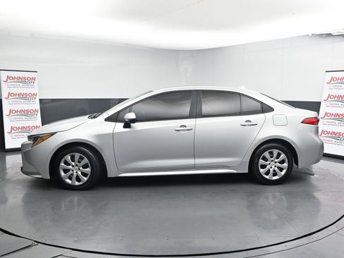 Used 2023 Toyota Corolla LE image 5