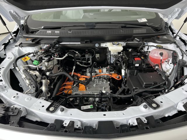 Used 2027 Cadillac Optiq Luxury RWD image 30